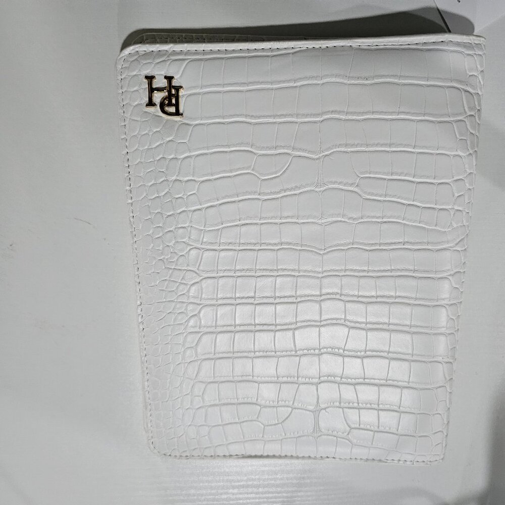 Poi and.Hun A5 white croc